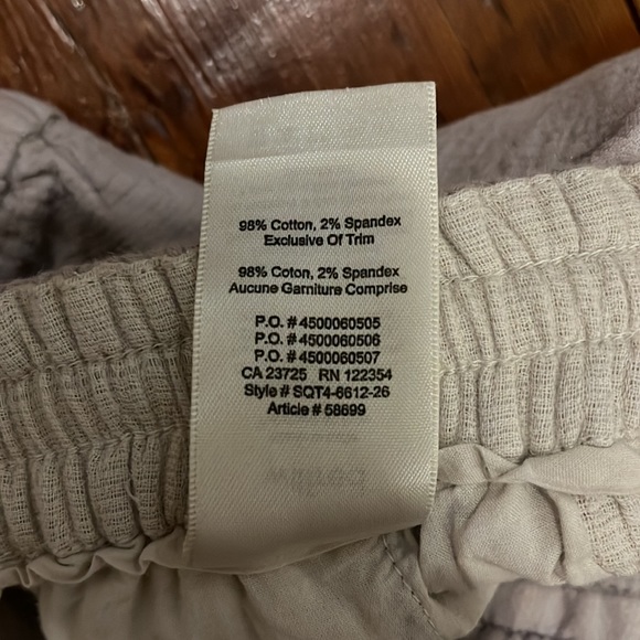 Aritzia Wilfred Shorts - Picture 5 of 5